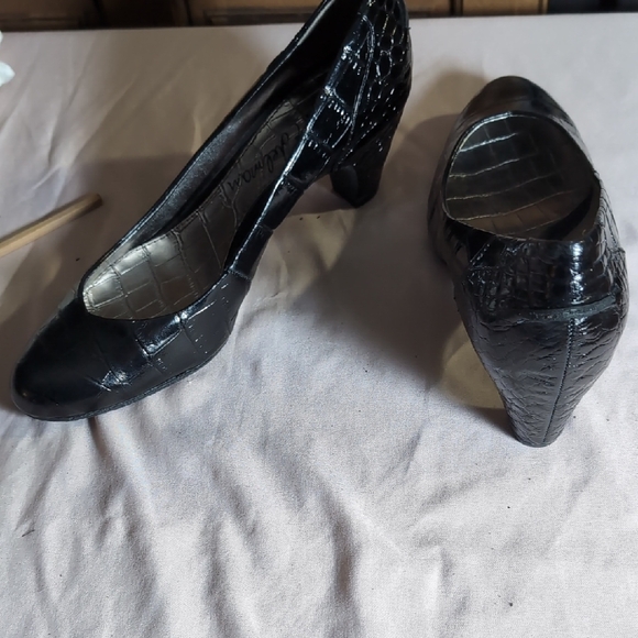 Sam Edelman Black Croc-Patterned Heels - Picture 5 of 6